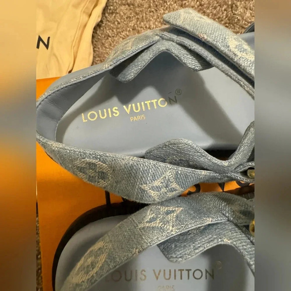 LV Sunset Flat Comfort Sandal Light Blue Monogram Denim Size 10 - Picture 11 of 15